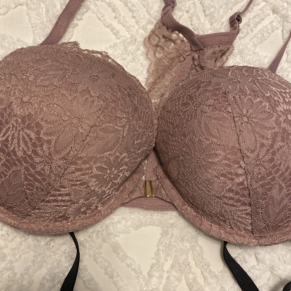 Bra bundle size 36D - Picture 2 of 7
